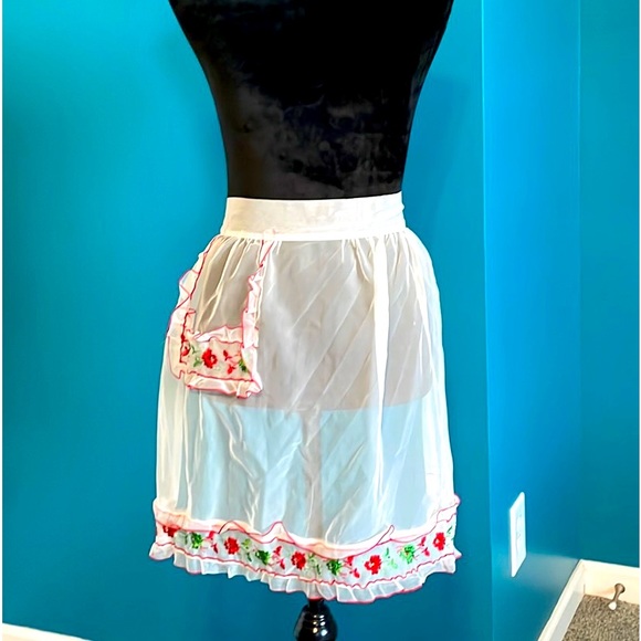 Vintage hostess apron circa 1960 handmade white green and red - Picture 1 of 4